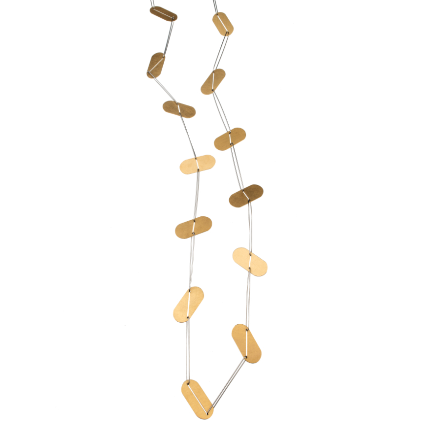 Ausgefallener Halsschmuck aus Gelbgold, Silber und Edelstahl aus dem Galeriehaus Grosche in Castrop-Rauxel, Nähe Bochum.