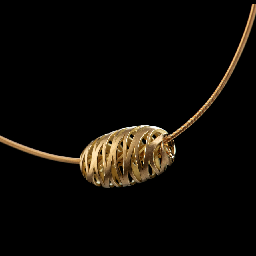 Ausgefallene Halskette von Matthias Grosche - handgefertigte Schmuckkunst aus 750/-Gelbgold aus dem Galeriehaus Grosche, Castrop-Rauxel im Ruhrgebiet bei Bochum.