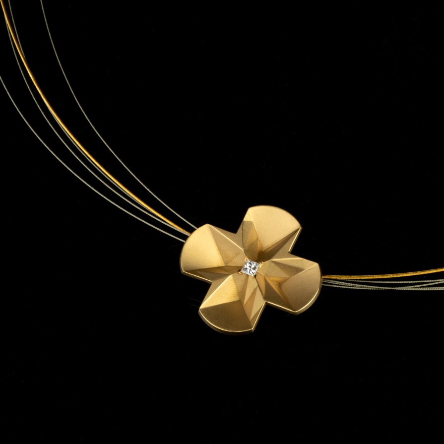 Ausgefallende Halskette in 750/-Gelbgold mit Diamant - handgefertigt aus dem Galeriehaus Grosche in Castrop-Rauxel, im Ruhrgebiet.