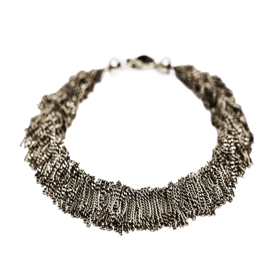 Die besondere Kette aus 925/-Silber mit Schwarzrhodiumbeschihtung von Claudia Milic wird in der Goldschmiede Galeriehaus Grosche in Castrop-Rauxel, Nähe Dortmund ausgestellt.