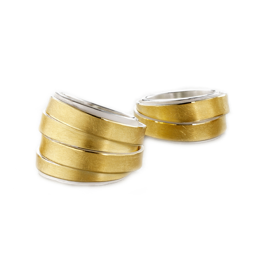 Design-Ring „Wickel I“ von Ute Strothotte – Schmuckkunst aus silber und gelbgold aus dem Galeriehaus Grosche, Castrop-Rauxel bei Lünen im Kreis Recklinghausen