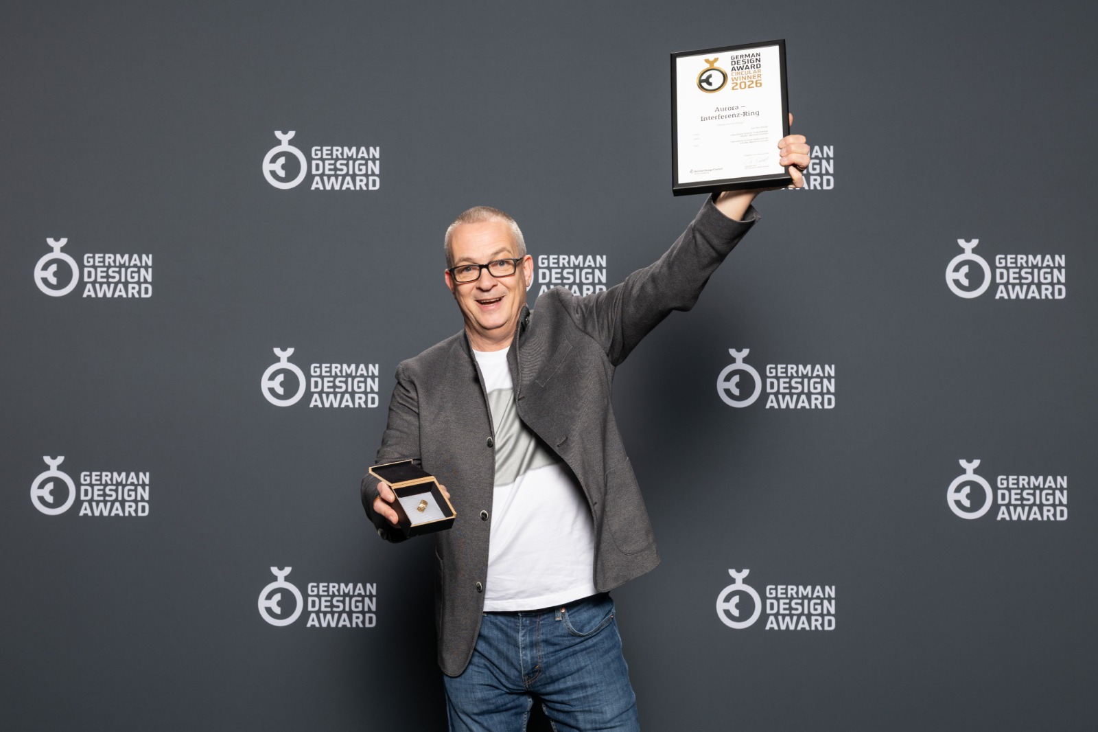 Matthias Grosche erhält für den Ring Aurora die Auszeichnung mit dem German Design Award 2026